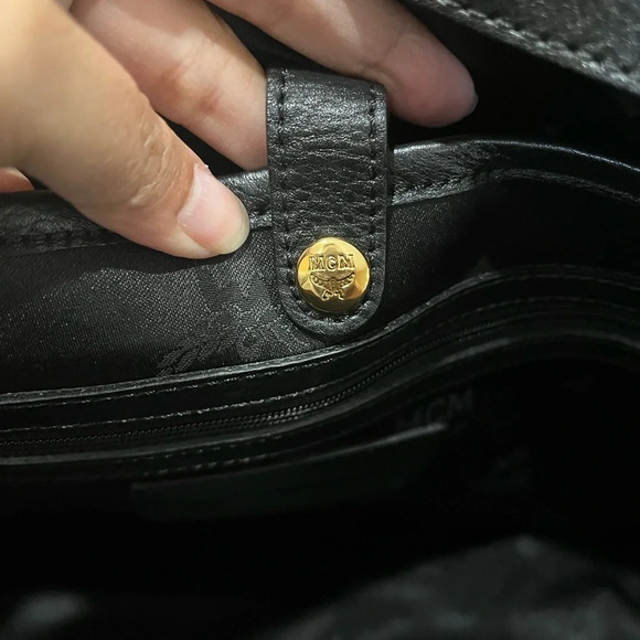 MCM Phenomenon Jumbo shoulder Bag - Picture 12 of 16